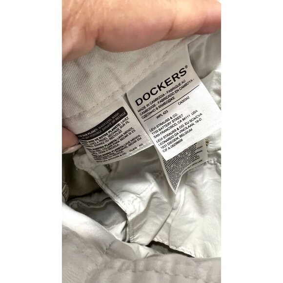 Dockers Men's Khaki Zip fly Comfort Short - Picture 9 of 9